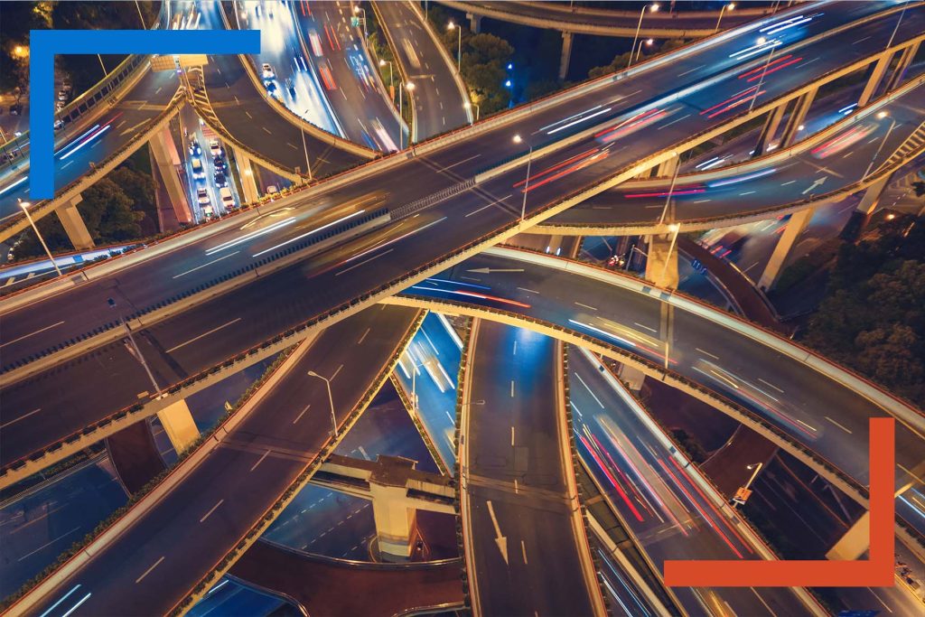 Illustration of an elastic cloud data platform automatically scaling to meet enterprise demand